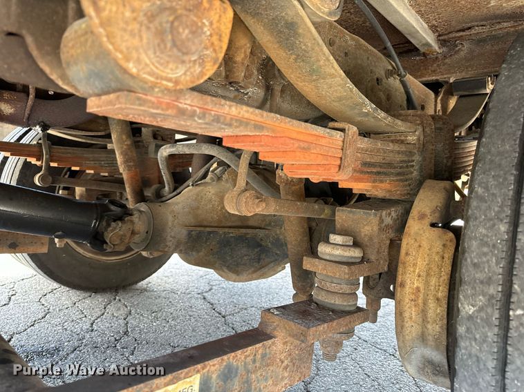 image for item EH6658 2002 Ford F450 Super Duty XL bucket truck