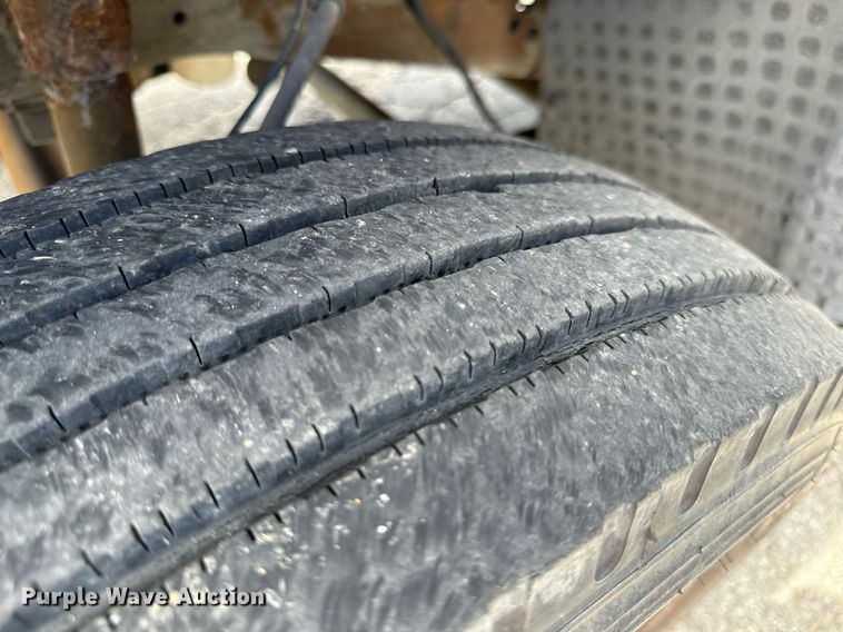 image for item EH6658 2002 Ford F450 Super Duty XL bucket truck