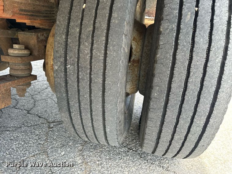 image for item EH6658 2002 Ford F450 Super Duty XL bucket truck