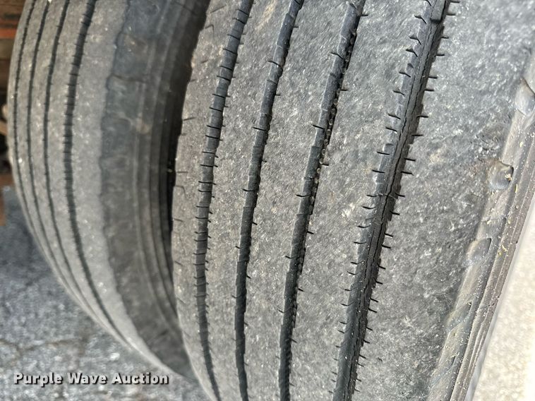 image for item EH6658 2002 Ford F450 Super Duty XL bucket truck