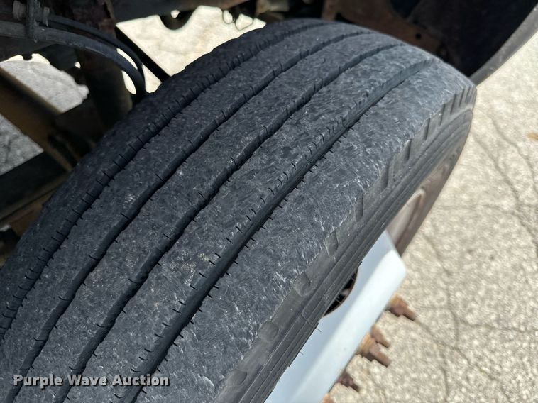 image for item EH6658 2002 Ford F450 Super Duty XL bucket truck