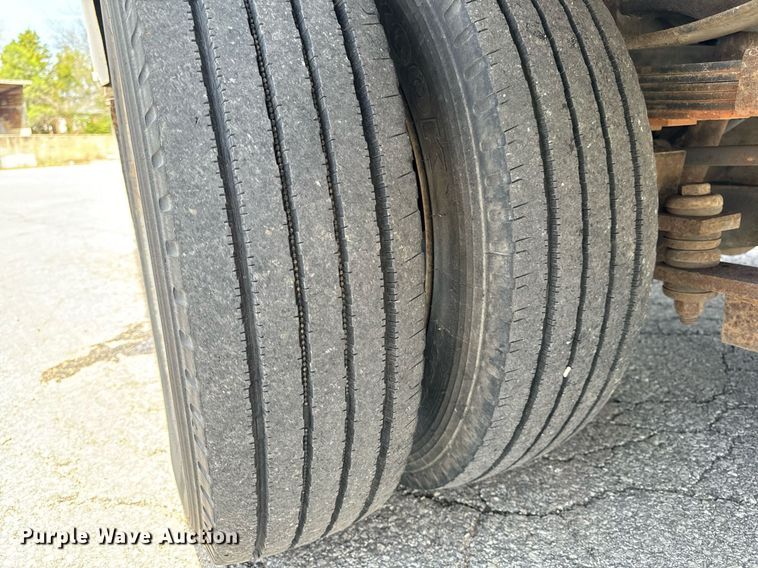 image for item EH6658 2002 Ford F450 Super Duty XL bucket truck