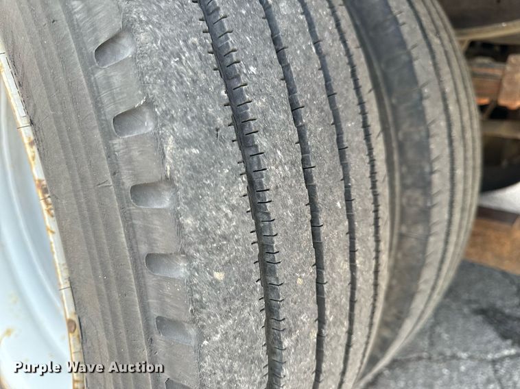 image for item EH6658 2002 Ford F450 Super Duty XL bucket truck