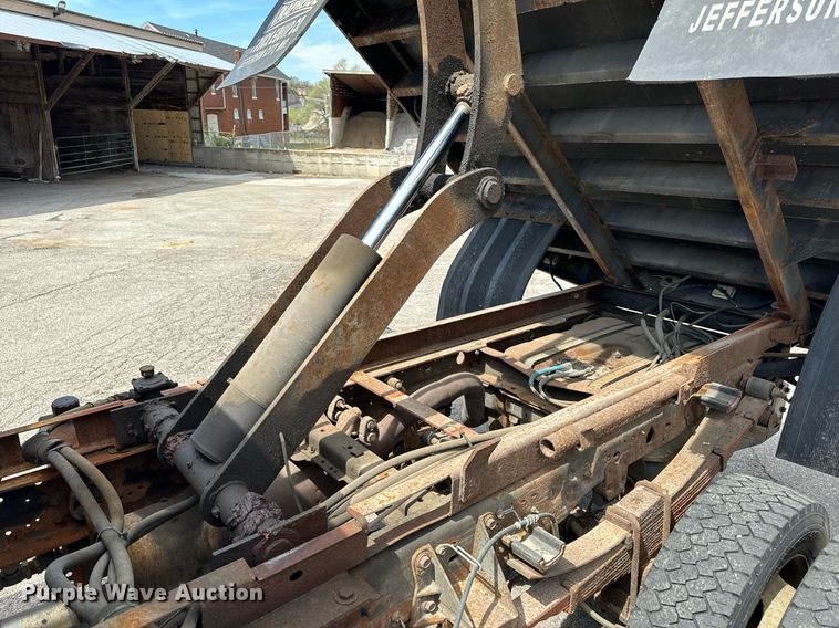 image for item EH6659 2005 Ford F550 Super Duty XL dump flatbed truck