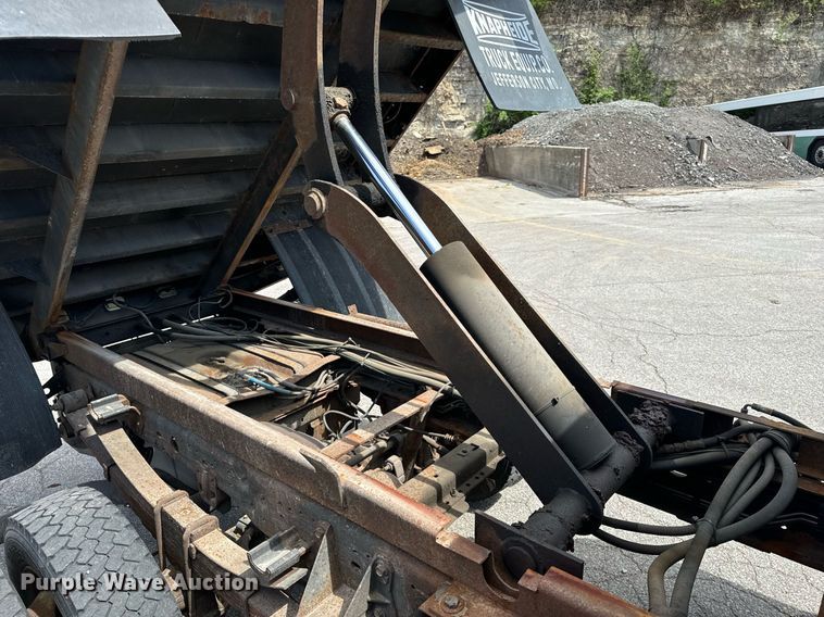 image for item EH6659 2005 Ford F550 Super Duty XL dump flatbed truck