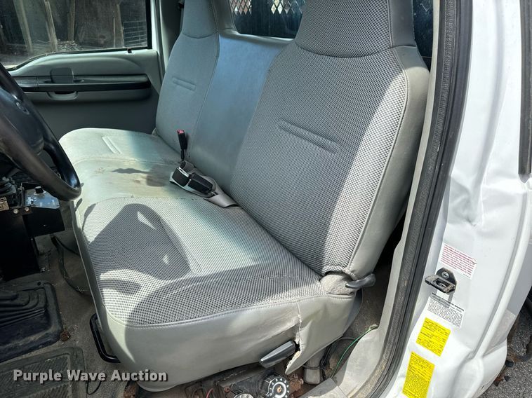 image for item EH6659 2005 Ford F550 Super Duty XL dump flatbed truck