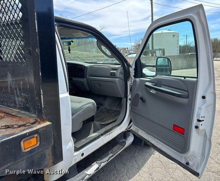image for item EH6659 2005 Ford F550 Super Duty XL dump flatbed truck