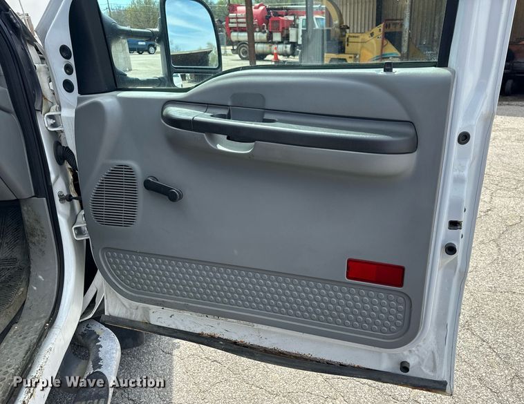 image for item EH6659 2005 Ford F550 Super Duty XL dump flatbed truck