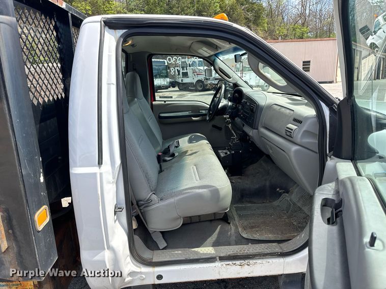 image for item EH6659 2005 Ford F550 Super Duty XL dump flatbed truck