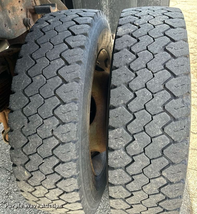 image for item EH6659 2005 Ford F550 Super Duty XL dump flatbed truck