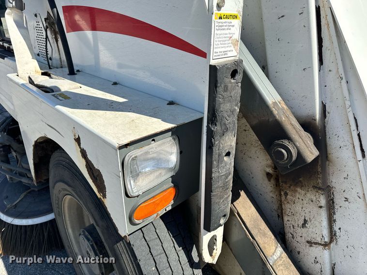 image for item EH6660 2005 Elgin Pelican Series P sweeper