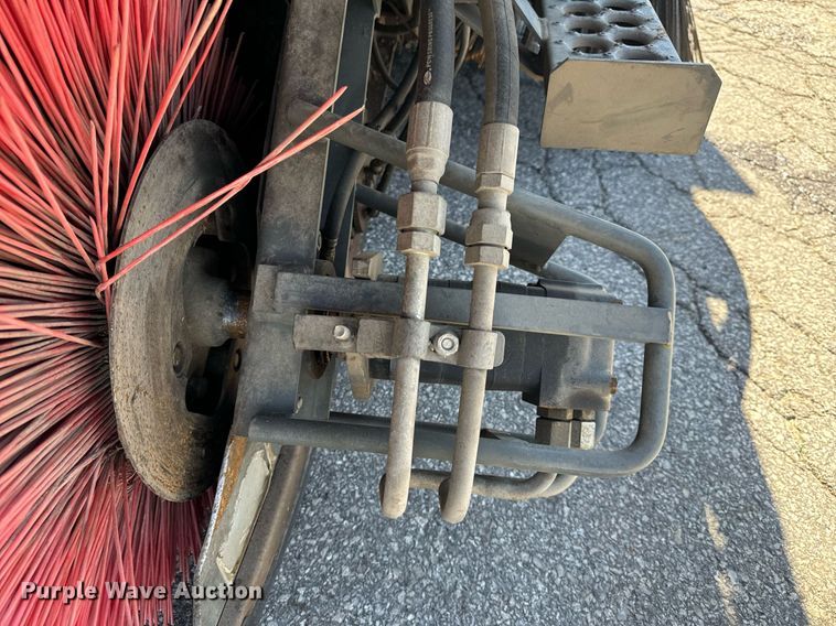 image for item EH6660 2005 Elgin Pelican Series P sweeper