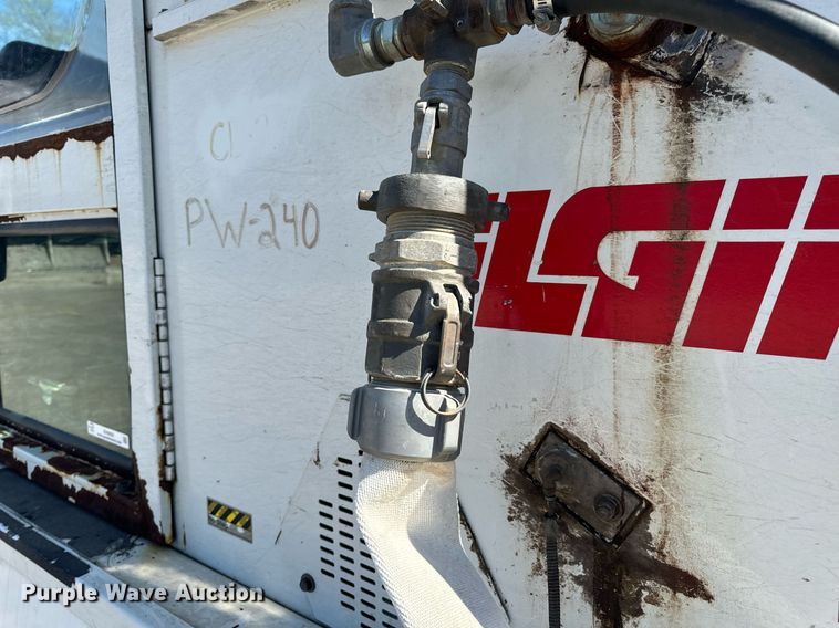 image for item EH6660 2005 Elgin Pelican Series P sweeper