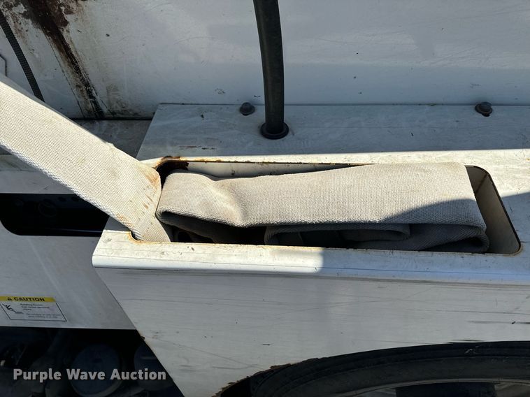 image for item EH6660 2005 Elgin Pelican Series P sweeper