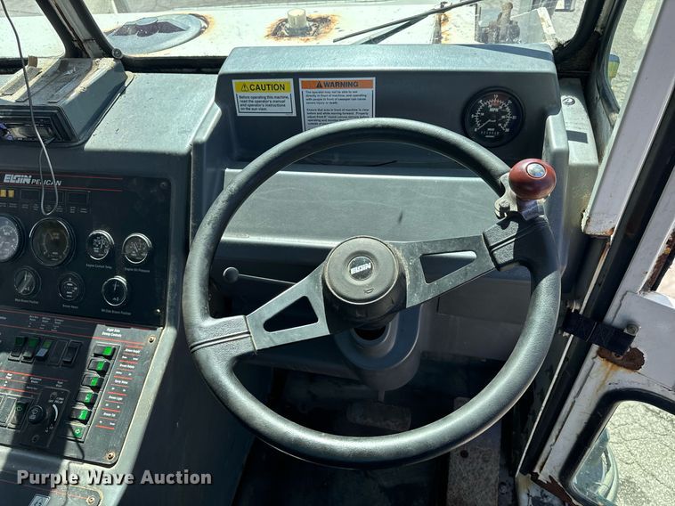 image for item EH6660 2005 Elgin Pelican Series P sweeper