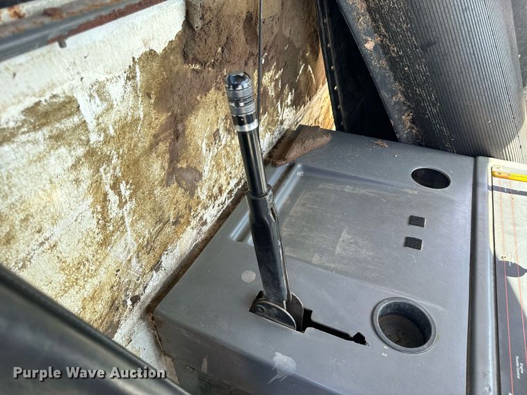 image for item EH6660 2005 Elgin Pelican Series P sweeper