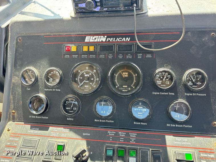 image for item EH6660 2005 Elgin Pelican Series P sweeper