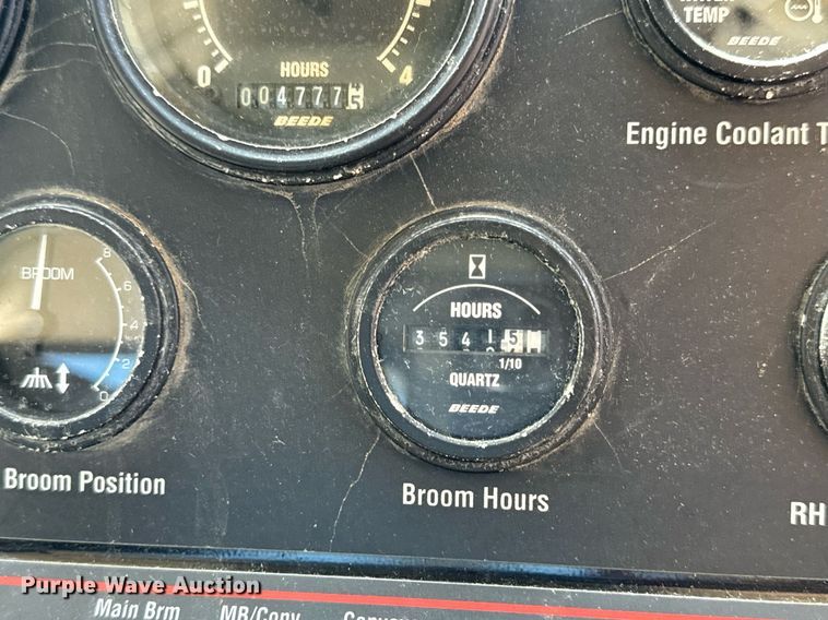 image for item EH6660 2005 Elgin Pelican Series P sweeper