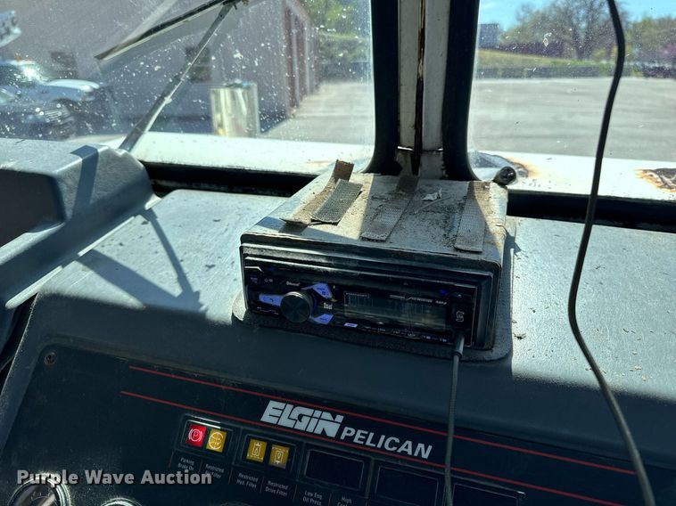 image for item EH6660 2005 Elgin Pelican Series P sweeper