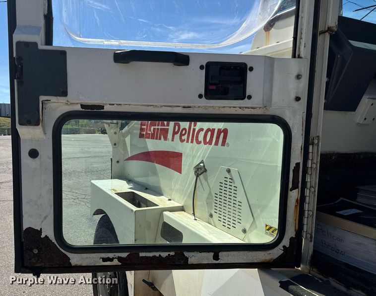 image for item EH6660 2005 Elgin Pelican Series P sweeper