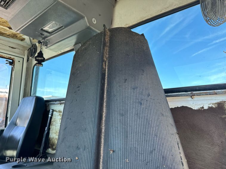 image for item EH6660 2005 Elgin Pelican Series P sweeper