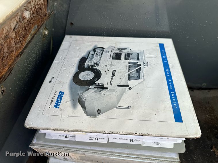 image for item EH6660 2005 Elgin Pelican Series P sweeper