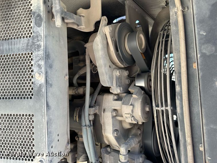 image for item EH6660 2005 Elgin Pelican Series P sweeper