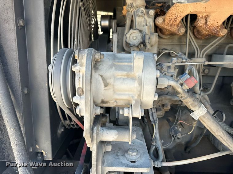 image for item EH6660 2005 Elgin Pelican Series P sweeper