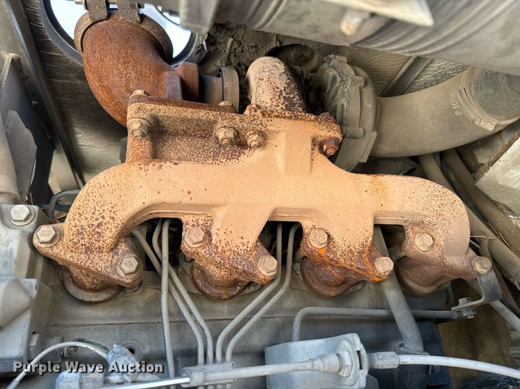 image for item EH6660 2005 Elgin Pelican Series P sweeper