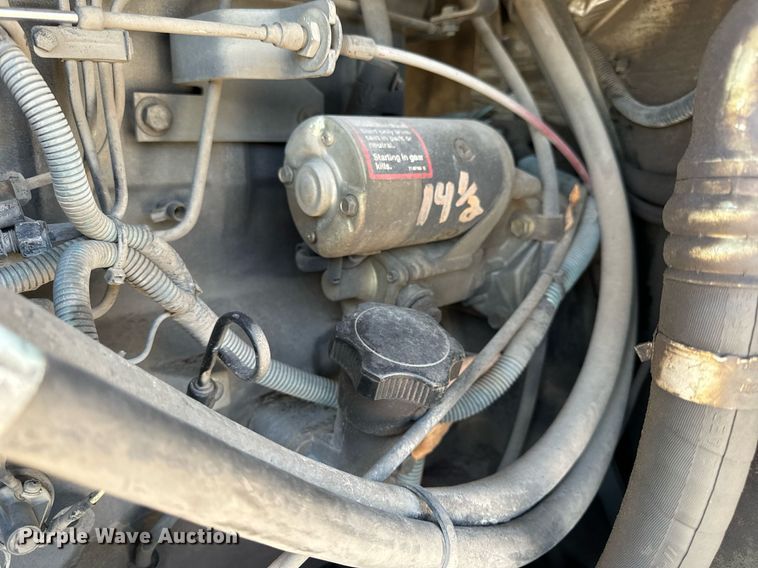 image for item EH6660 2005 Elgin Pelican Series P sweeper