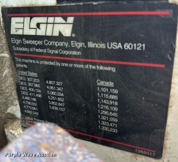 image for item EH6660 2005 Elgin Pelican Series P sweeper