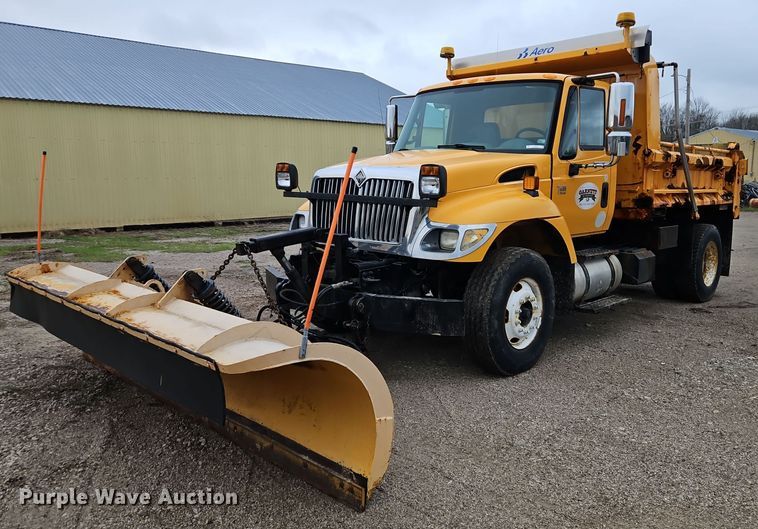 image for item EI3679 2006 International 7400 dump truck