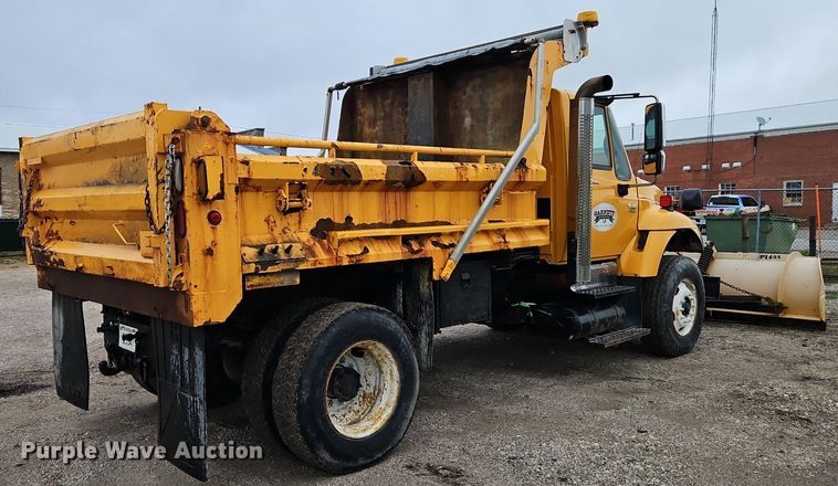 image for item EI3679 2006 International 7400 dump truck