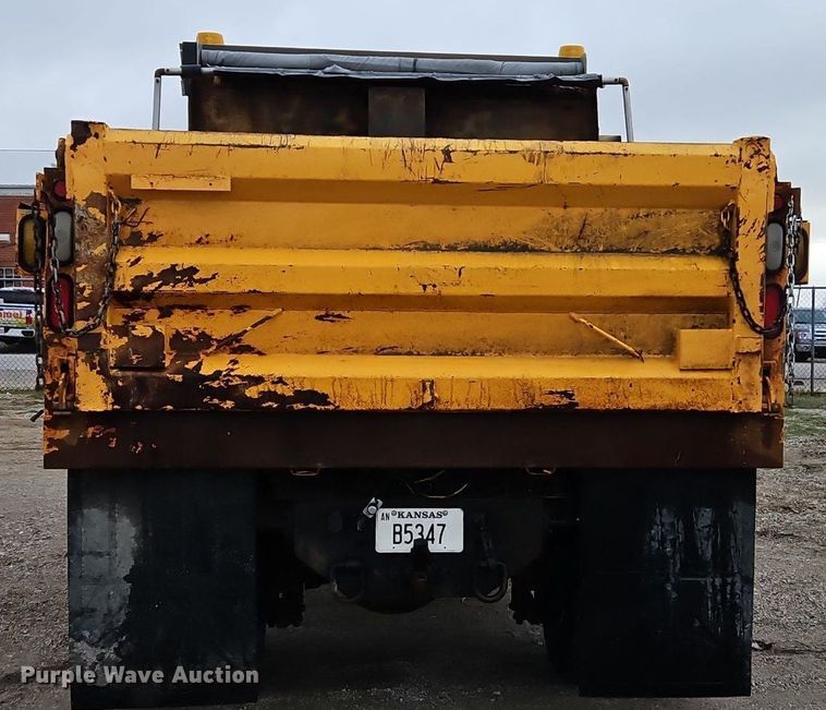 image for item EI3679 2006 International 7400 dump truck