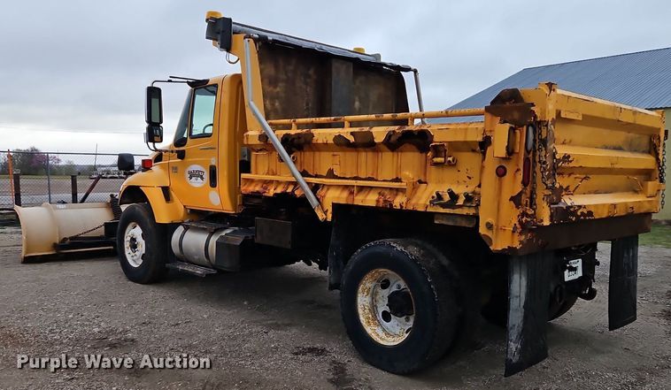 image for item EI3679 2006 International 7400 dump truck