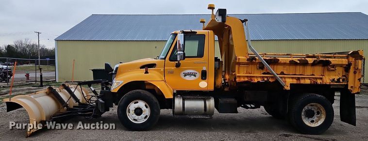 image for item EI3679 2006 International 7400 dump truck