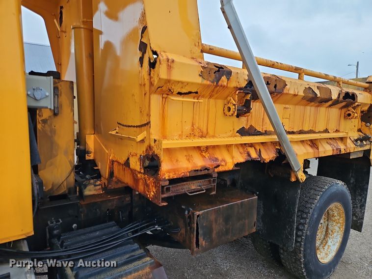 image for item EI3679 2006 International 7400 dump truck