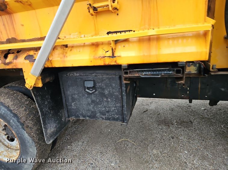 image for item EI3679 2006 International 7400 dump truck