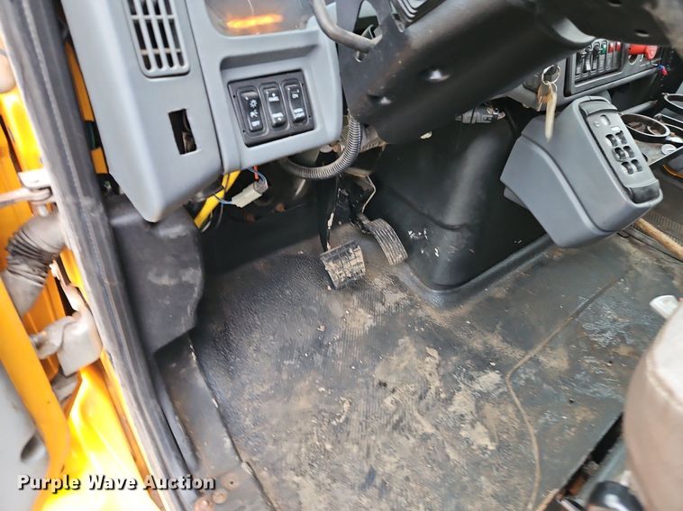 image for item EI3679 2006 International 7400 dump truck