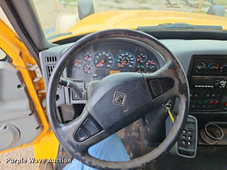 image for item EI3679 2006 International 7400 dump truck