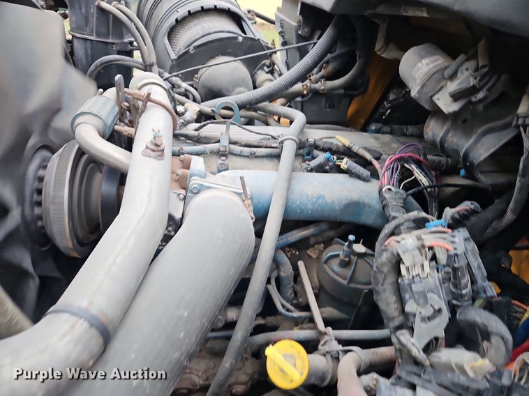 image for item EI3679 2006 International 7400 dump truck