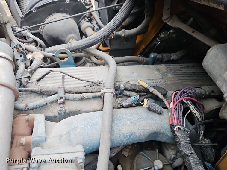 image for item EI3679 2006 International 7400 dump truck