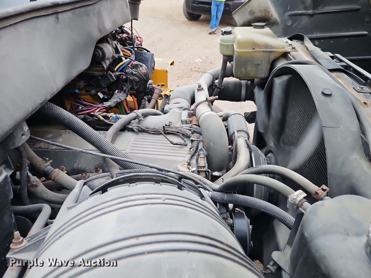 image for item EI3679 2006 International 7400 dump truck