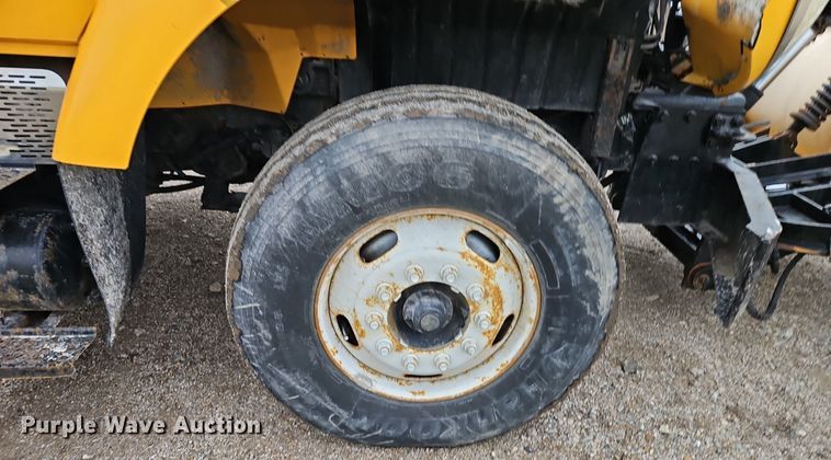 image for item EI3679 2006 International 7400 dump truck