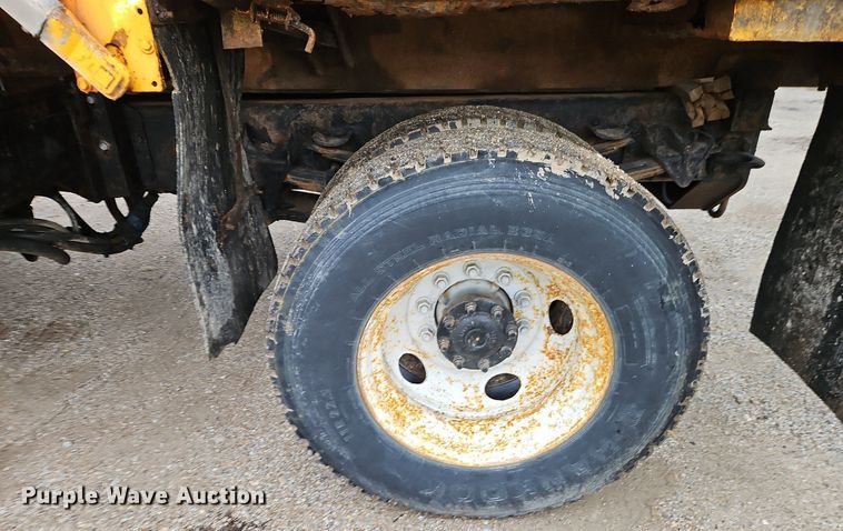 image for item EI3679 2006 International 7400 dump truck