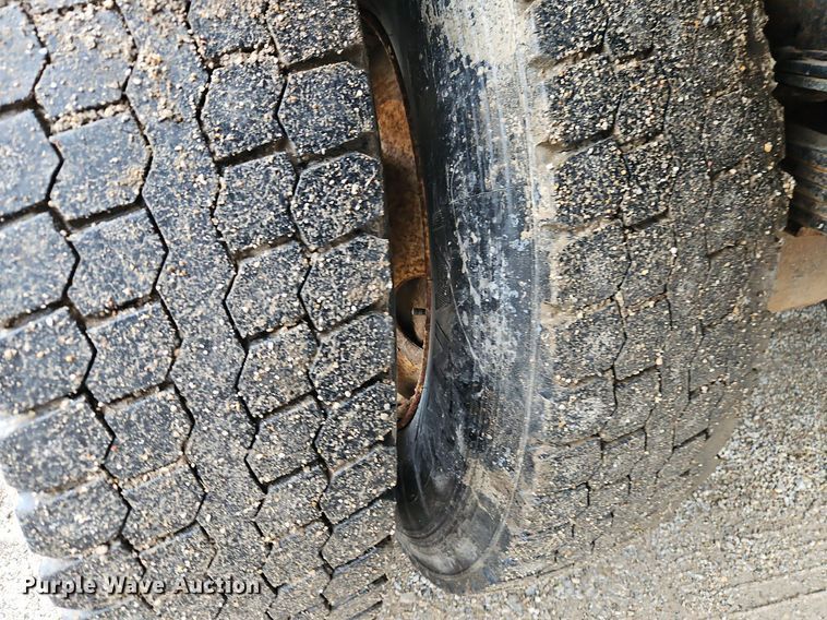 image for item EI3679 2006 International 7400 dump truck