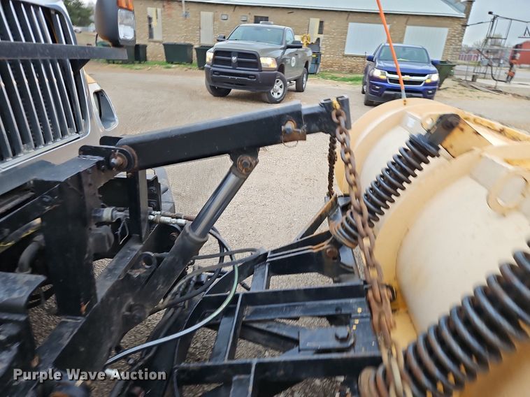 image for item EI3679 2006 International 7400 dump truck