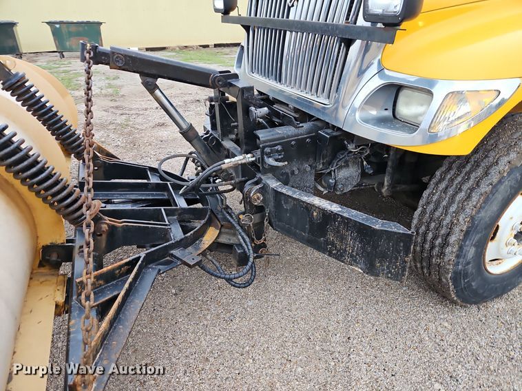 image for item EI3679 2006 International 7400 dump truck