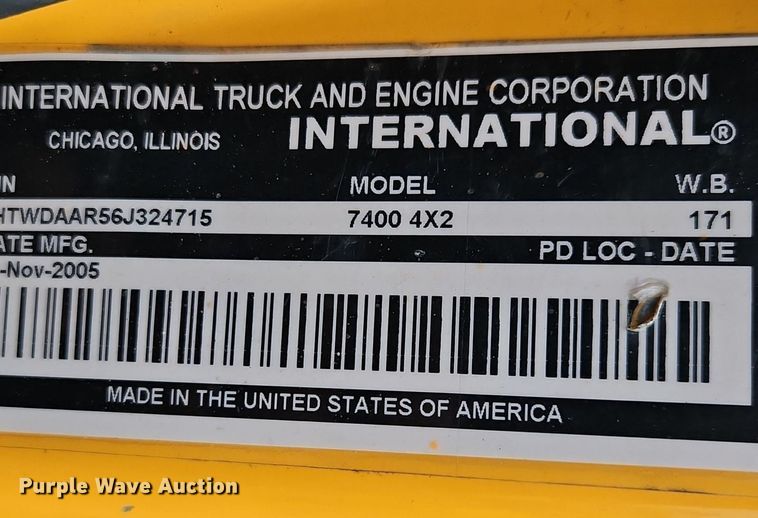 image for item EI3679 2006 International 7400 dump truck