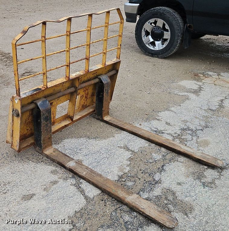 image for item EI3682 FFC skid steer forks